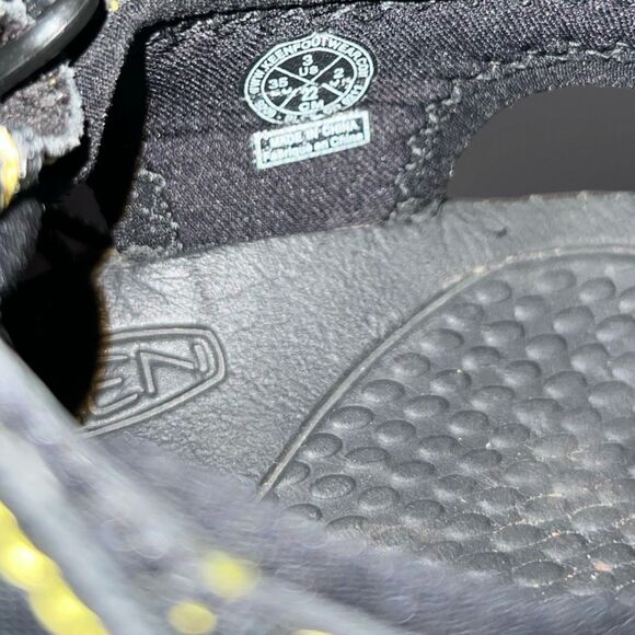 Big Kids' Keen Newport H2 Black Yellow Sandal Size 3 - Picture 3 of 7